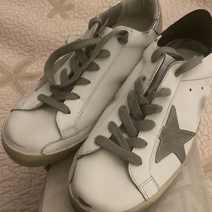 NEW Golden Goose Superstars Size 8 *read description *